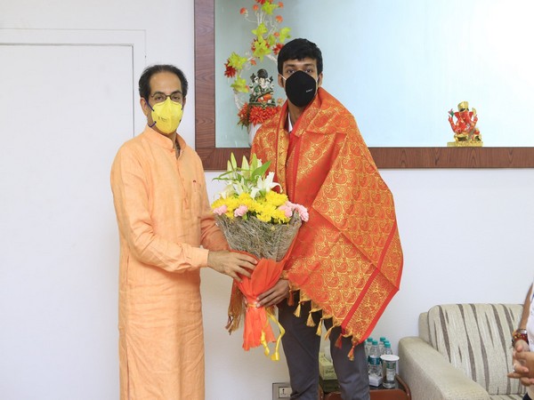 Uddhav Thackeray with Chirag Shetty (Photo/ Office of Uddhav Thackeray Twitter)