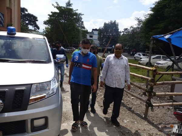 Two people were arrested in posession of 12 pieces of gold worth Rs 12 crore. (Photo/ANI)