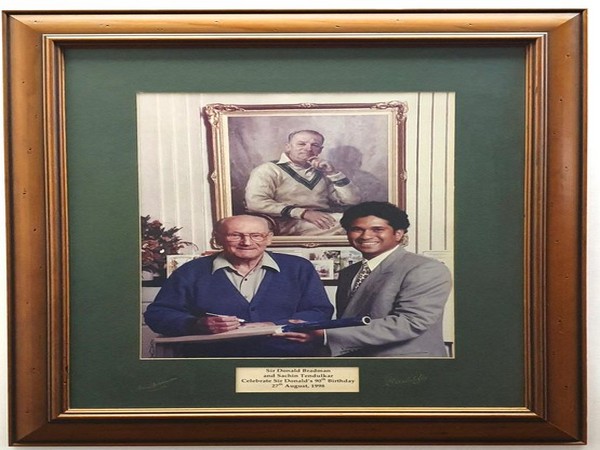 Sachin Tendulkar with Don Bradman (Photo/ Sachin Tendulkar Twitter)