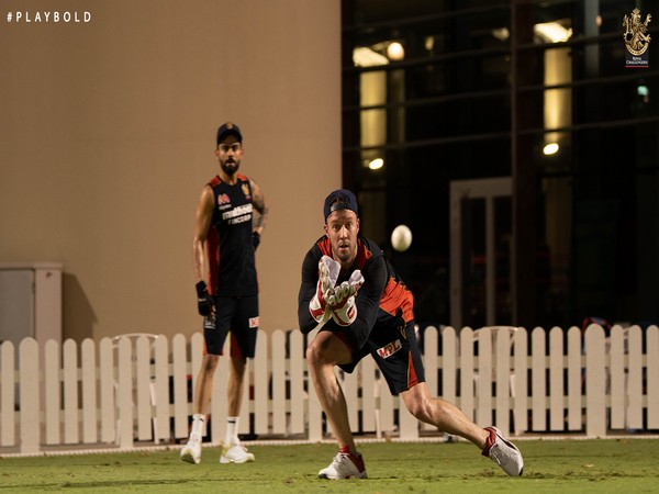 AB de Villiers trains with Virat Kohli (RCB twitter)