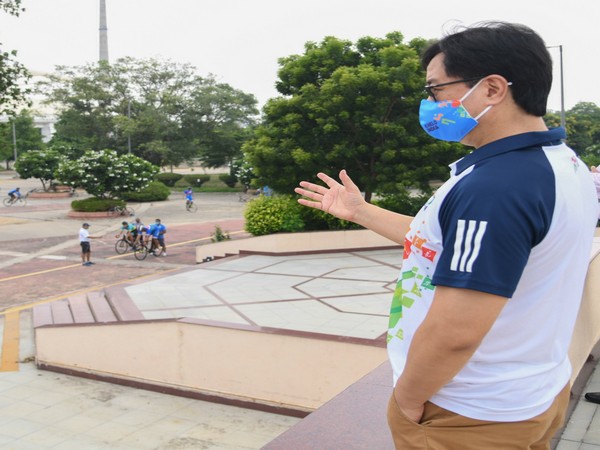 Kiren Rijuju visited ongoing cycling camp (Photo/ Kiren Rijiju Twitter) 