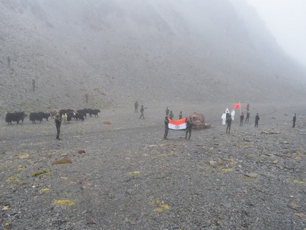 Indian Army returns stray yaks on LAC to China [Pic source: Eastern Command on Twitter]