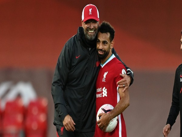 Liverpool manager Jurgen Klopp with Mohamed Salah (Photo/ Liverpool Twitter) 