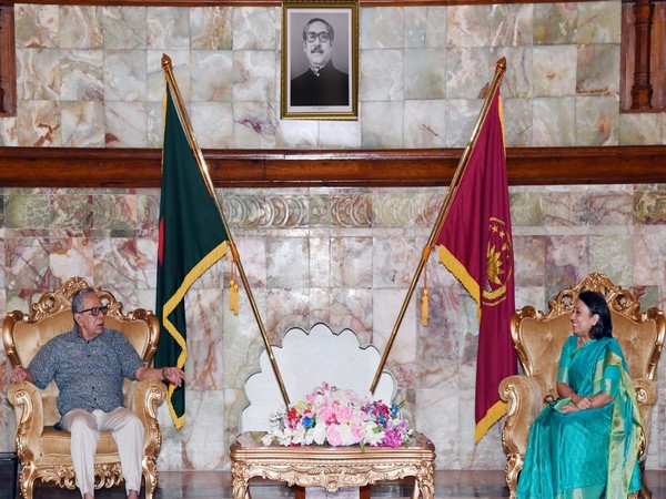 Bangladesh President Abdul Hamid and Indian High Commissioner  Riva Ganguly Das (Photo:  Indian High Commission, Bangladesh/Twitter)