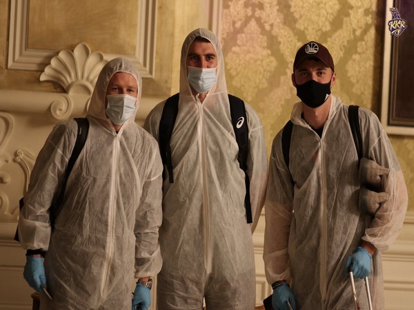 Eoin Morgan, Pat Cummins, and Tom Banton arrive in Abu Dhabi ahead of 13th edition of IPL. (Photo/ KKR Twitter)