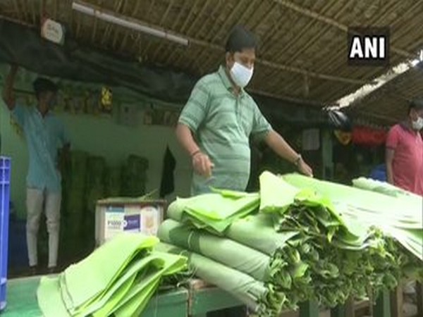 A banana lead vendor in Bengaluru, Karnataka (Photo/ANI)