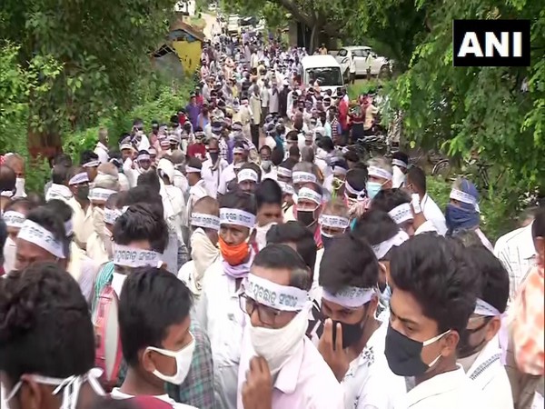 Protesting farmers blocked National Highway-15. (Photo/ANI)