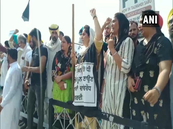 AAP workers protest in Bhatinda (Photo/ANI)