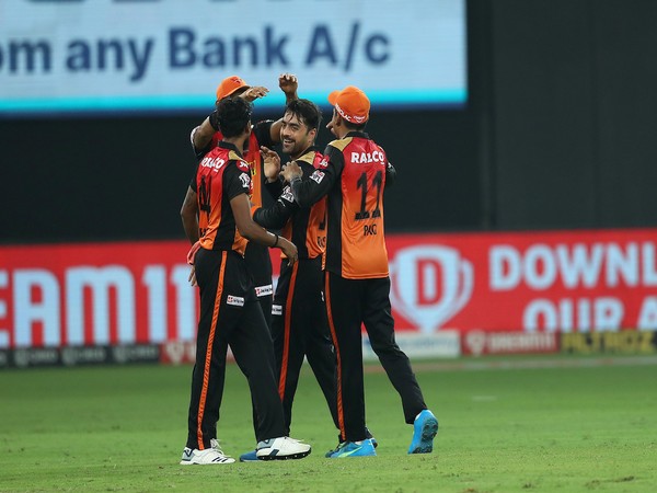SRH's Rashid Khan with teammates during match against KXIP (Photo/ IPL Twitter) 