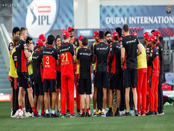 Royal Challengers Bangalore players form a huddle during training. (Photo/ RCB Twitter)