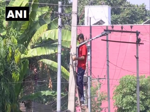 LED lights being installed in Jammu (Photo/ANI)