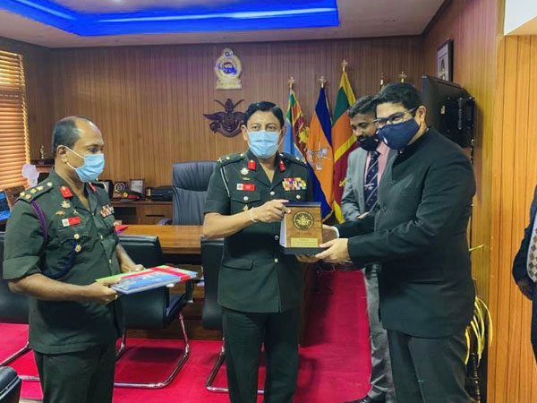 Indian Deputy High Commissioner Vinod K Jacob with Vice Chancellor  of General Sir John Kotelawala Defence University, Major General Milinda Peiris on Tuesday. (Twitter/India in Sri Lanka)