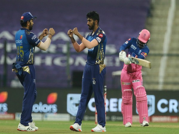 Mumbai Indians' Rohit Sharma with Jasprit Bumrah during match against Rajasthan Royals (Photo/ IPL Twitter) 