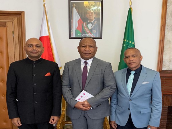 Indian Ambassador to Madagascar Abhay Kumar with Prime Minister of Madagascar Christian Ntsay and Defence Minister of Madagascar. (Photo Credit: India in Madagascar and Comoros Twitter) 
