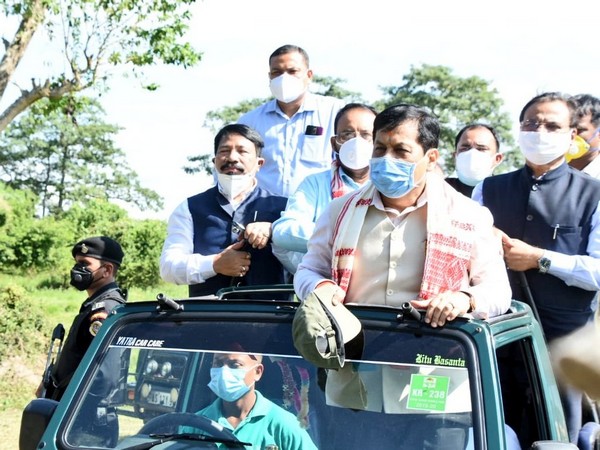 Assam Chief Minister Sarbananda Sonowal taking jeep safari at Kaziranga National Park (Photo/Twitter)