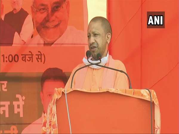 Uttar Pradesh Chief Minister Yogi Adityanath speaking at an election rally in Patna on Wednesday. [Photo/ANI]