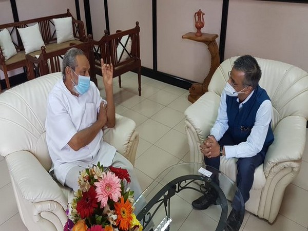 Indian High Commissioner in Sri Lanka Gopal Baglay with Minister of Water Supply Vasudeva Nanayakkara. (Photo credit: Twitter/India in Sri Lanka)