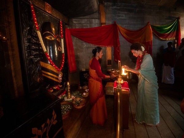Actor Kangana Ranaut at a temple. (Image Source: Twitter)