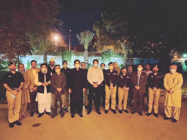PPP's Bilawal Bhutto Zardari, accompanied by Sindh Chief Minister Syed Murad Ali Shah, visited the residence of the IGP Sindh Mushtaq Mehr (Picture: Bilawal Bhutto Zardari Twitter)