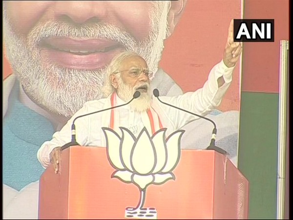 Prime Minister Narendra Modi addressing an election rally in Forbesganj here on Tuesday. [Photo/ANI]