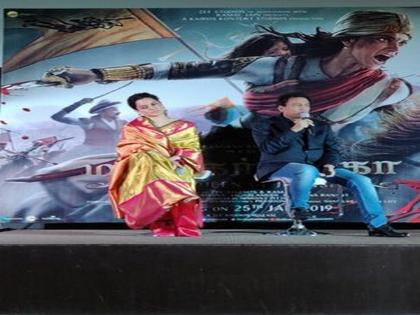 Actor Kangana Ranaut with film producer Kamal Jain (Image Source: Twitter)