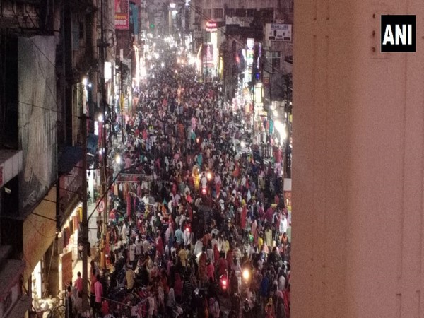 Visuals from the Sitabuldi market. (Photo/ANI)