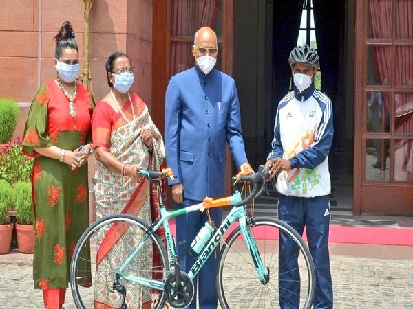 President Ram Nath Kovind gifted sports bicycle to Riyaz in July. (Photo/ Kiren Rijiju Twitter) 
