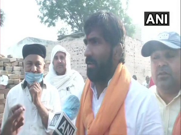 BJP's candidate from Baroda Yogeshwar Dutt (File photo)