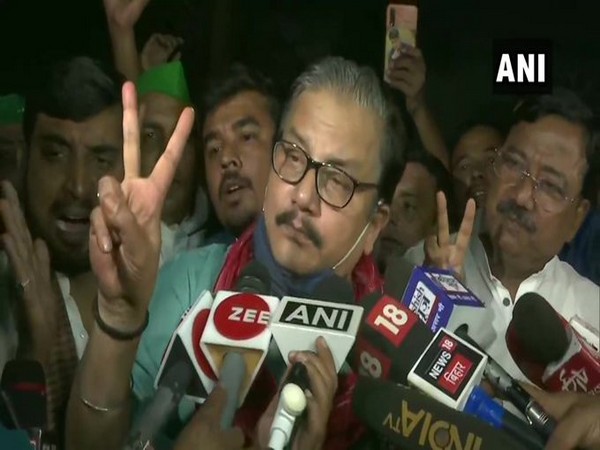 Rashtriya Janata Dal (RJD) leader Manoj Jha saying 'Pukka. 200 per cent