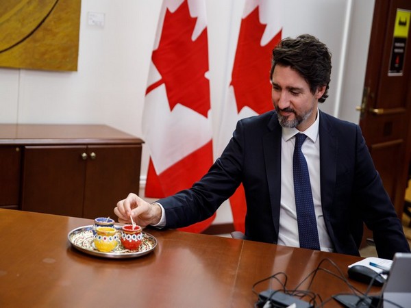 Canada Prime Minister Justin Trudeau lighting diya. (Photo credit: Twitter/Justin Trudeau)