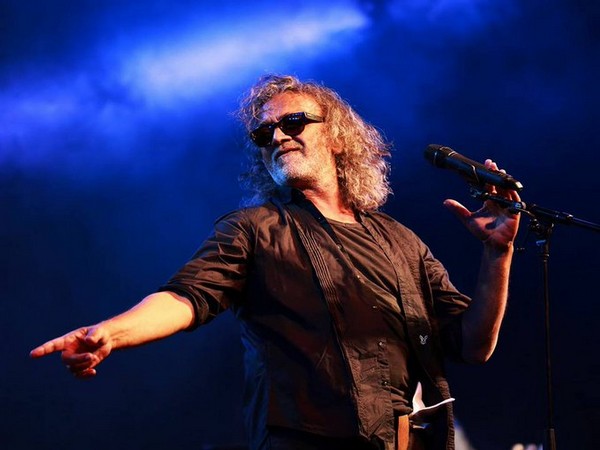 It was a lively evening of excellent music, conversation and exchange of ideas between the two singers.