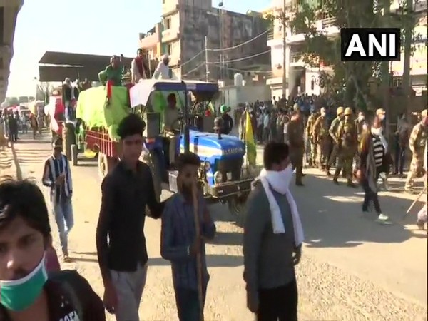 Farmers allowed to enter Delhi through Tikri Border (Photo/ANI)