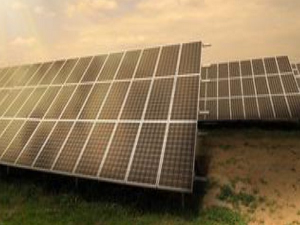 The government aims to achieve solar power capacity of 100 GW by December 2022