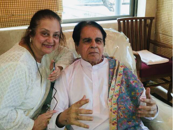 Saira Banu and Dilip Kumar (Image Source: Twitter)
