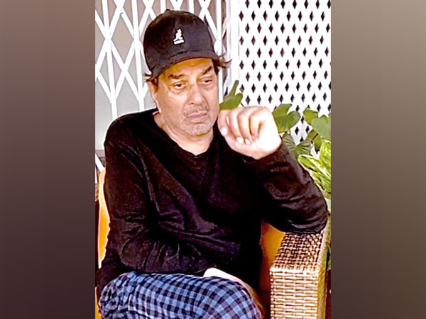 Veteran actor Dharmendra (Source: Twitter)