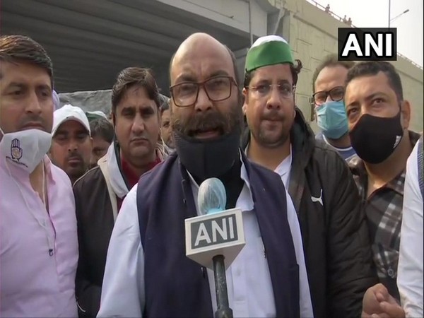 UP Congress Committee president Ajay Kumar Lallu at Ghazipur border today  (Photo/ANI)