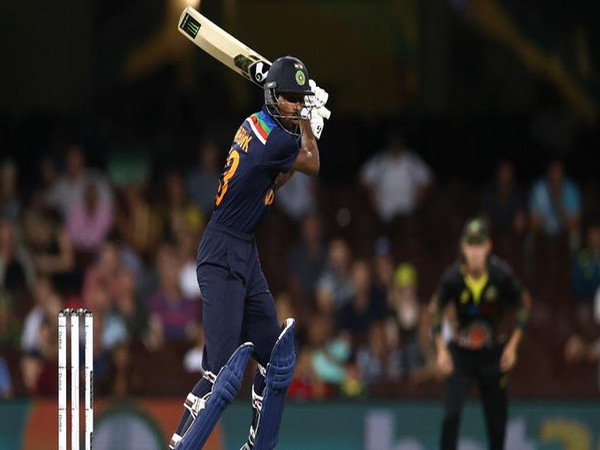 Hardik Pandya in action against Australia in second T20I (Photo/ ICC Twitter)