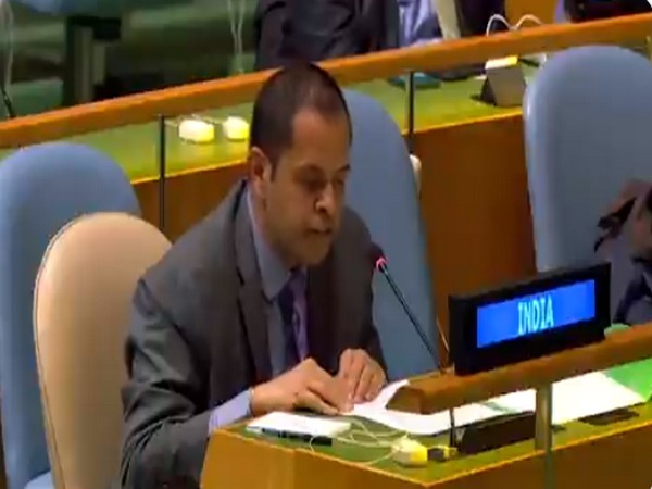 Pratik Mathur, Counsellor at United Nations General Assembly (UNGA) speaking on 'Global Health and Foreign Policy'.