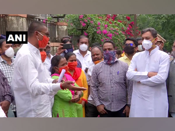 BJP MP Sambhaji Raje Bhosale met the protesting employees (Photo/ANI)