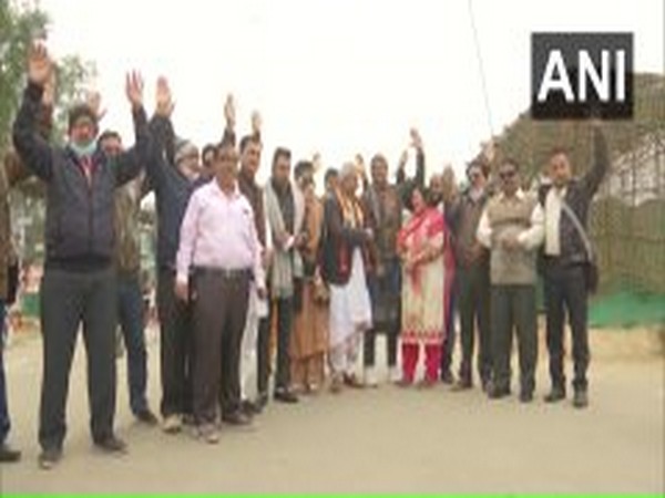 Hindu devotees associated with Raipur-based Shadani Darbar entered Pakistan via Attari-Wagah (Photo/ANI)