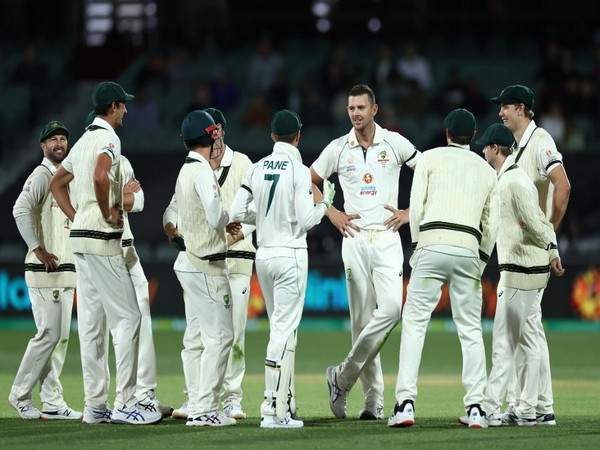 Australia skipper Tim Paine with his teammates (Photo/ ICC Twitter) 