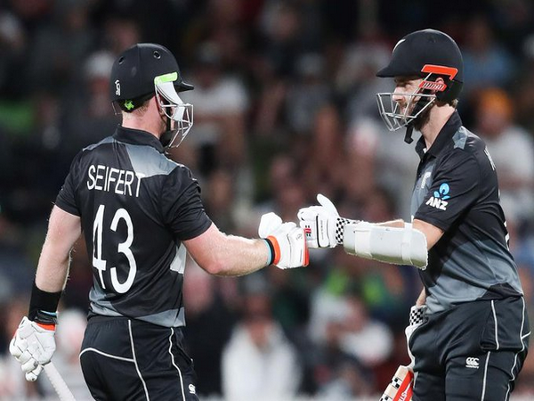 Tim Seifert and Kane Williamson in action against Pakistan (Photo/ ICC Twitter)