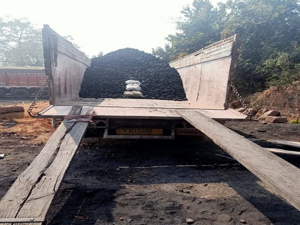 A Special Task Force (STF) of the Crime Branch busted an organised cargo theft racket near Cuttack. (Photo/ANI)