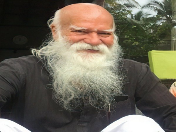 Late fashion designer Satya Paul (Image: Sadhguru's Twitter)