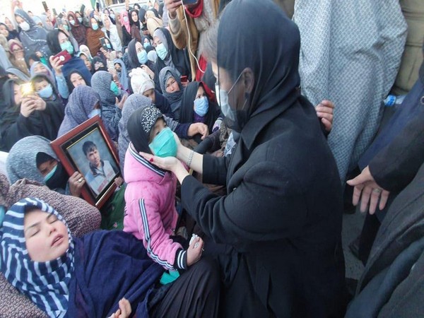 Maryam Nawaz meets members of Shia Hazara community