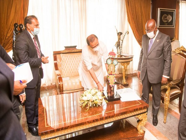 V Muraleedharan, Minister of State for External Affairs with Ghana President Nana Akufo-Addo (Photo Credit: Muraleedharan/Twitter)