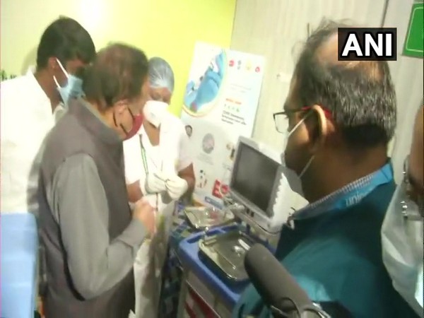 Union Health Minister Dr Harsh Vardhan reviewing vaccination dry run in Chennai. (Photo/ANI)