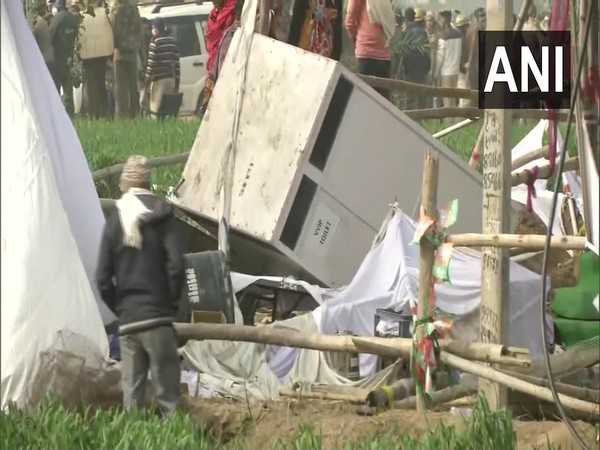 Farmers vandalized Kisan Mahapanchayat venue in Karnal (Photo/ANI)