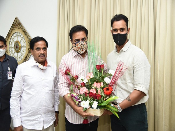 Hanuma Vihari with KTR (Photo/ Hanuma Vihari Twitter) 