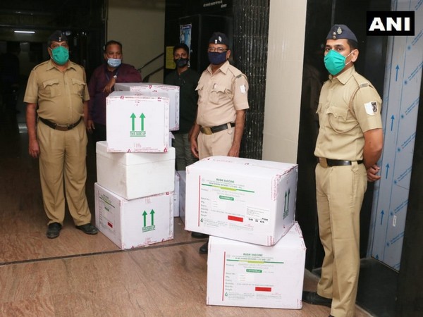 1,39,500 doses of Covishield vaccine by Serum Institute of India arrives in Mumbai (Photo/ANI)